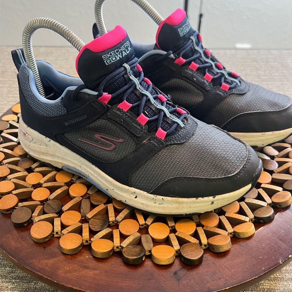 Skechers GoWalk Waterproof Sneaker Women 7 Navy Pink Walking Shoe 124428 Hiking